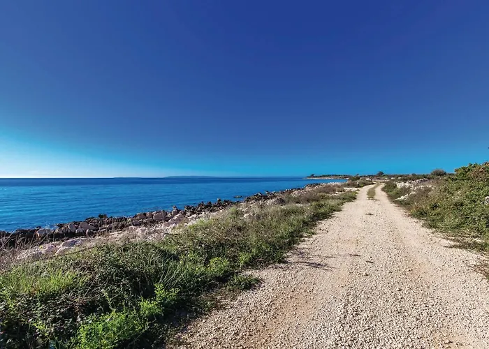 In With House Sea View *